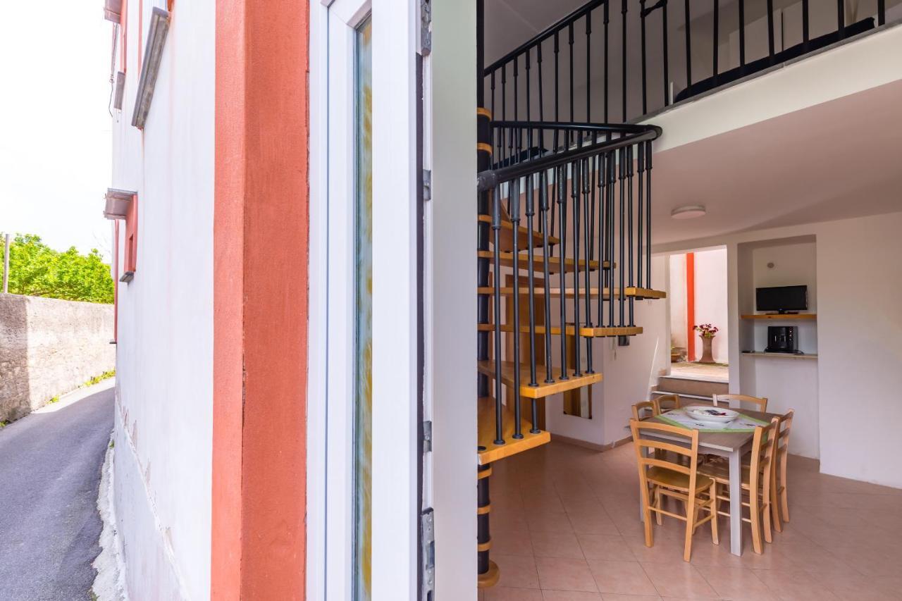 La Terrazza Sul Giardino Apartment Прочида Екстериор снимка