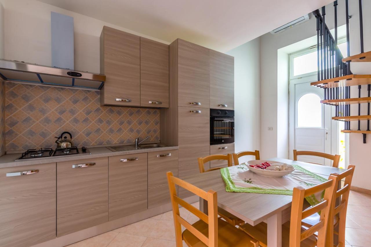 La Terrazza Sul Giardino Apartment Прочида Екстериор снимка