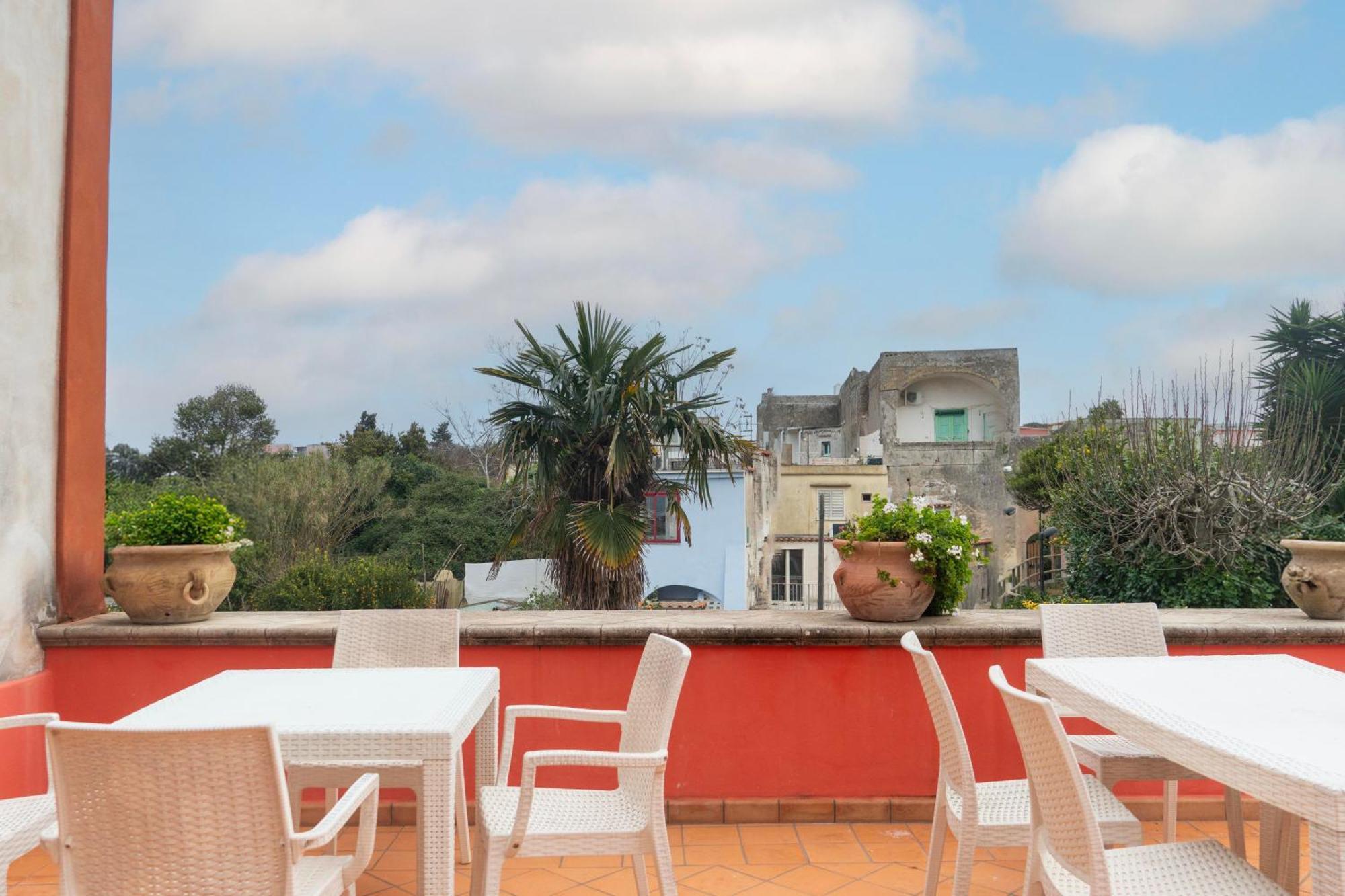 La Terrazza Sul Giardino Apartment Прочида Екстериор снимка
